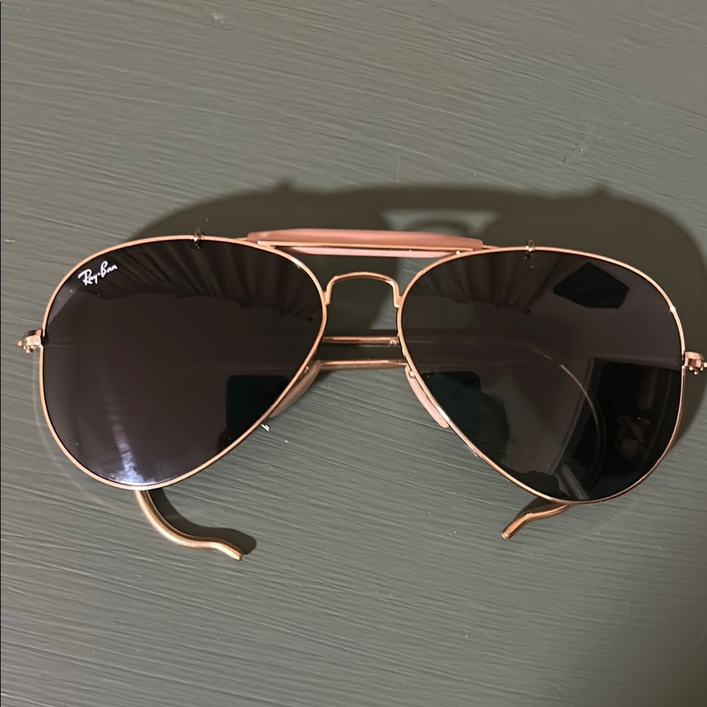 Ray-Ban Gold Frame Aviator Sunglasses